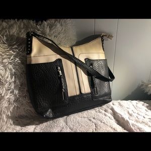 Attention tan/black tote shoulder bag